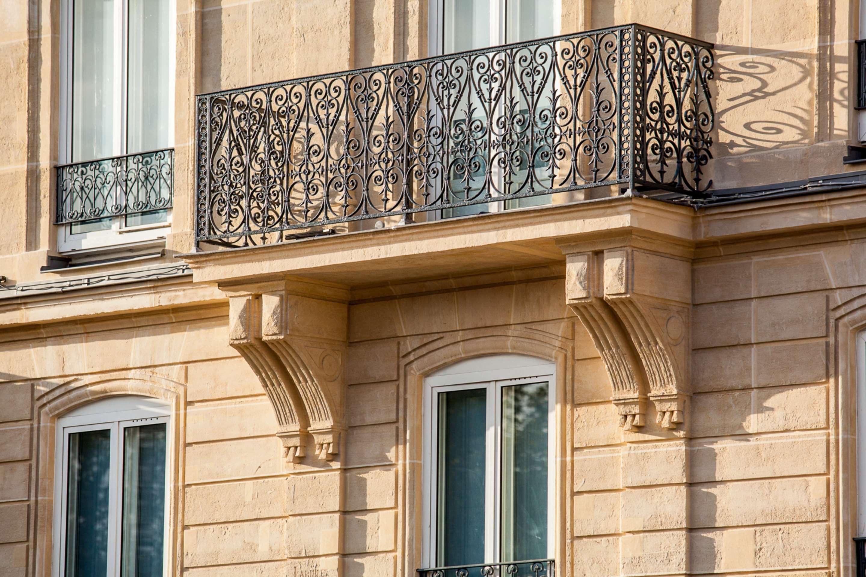 Best Western Plus Opera Batignolles Hotel Paris Exterior photo