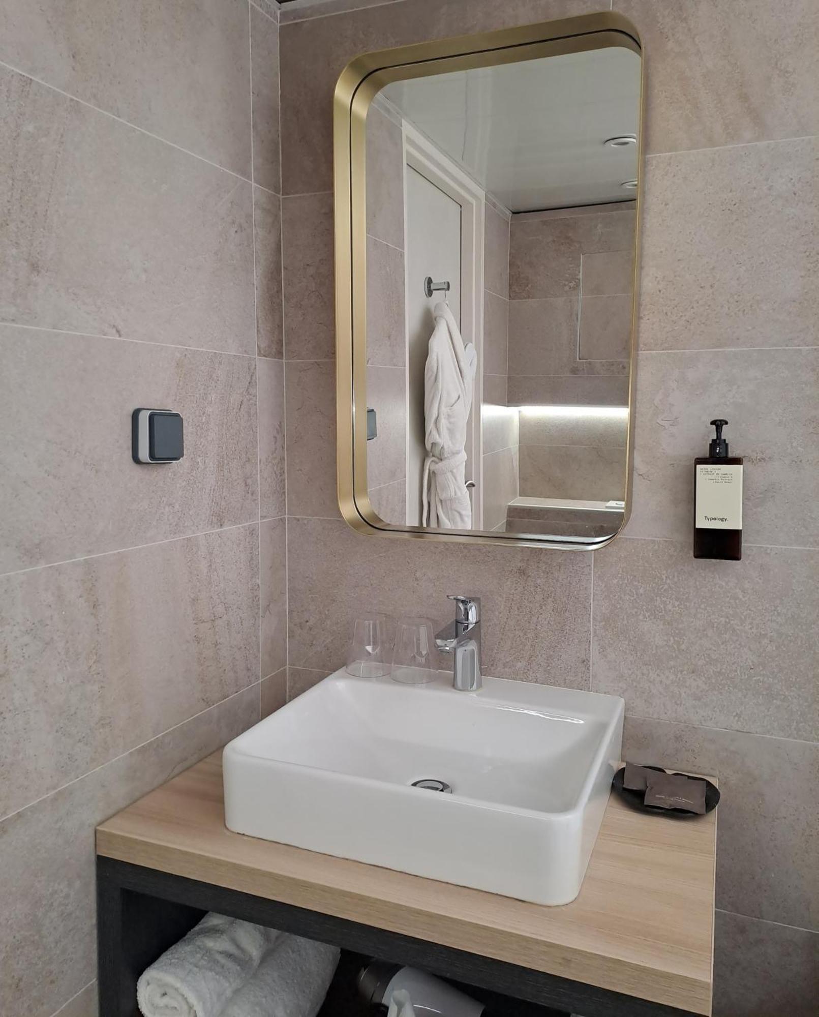 Best Western Plus Opera Batignolles Paris Exterior photo