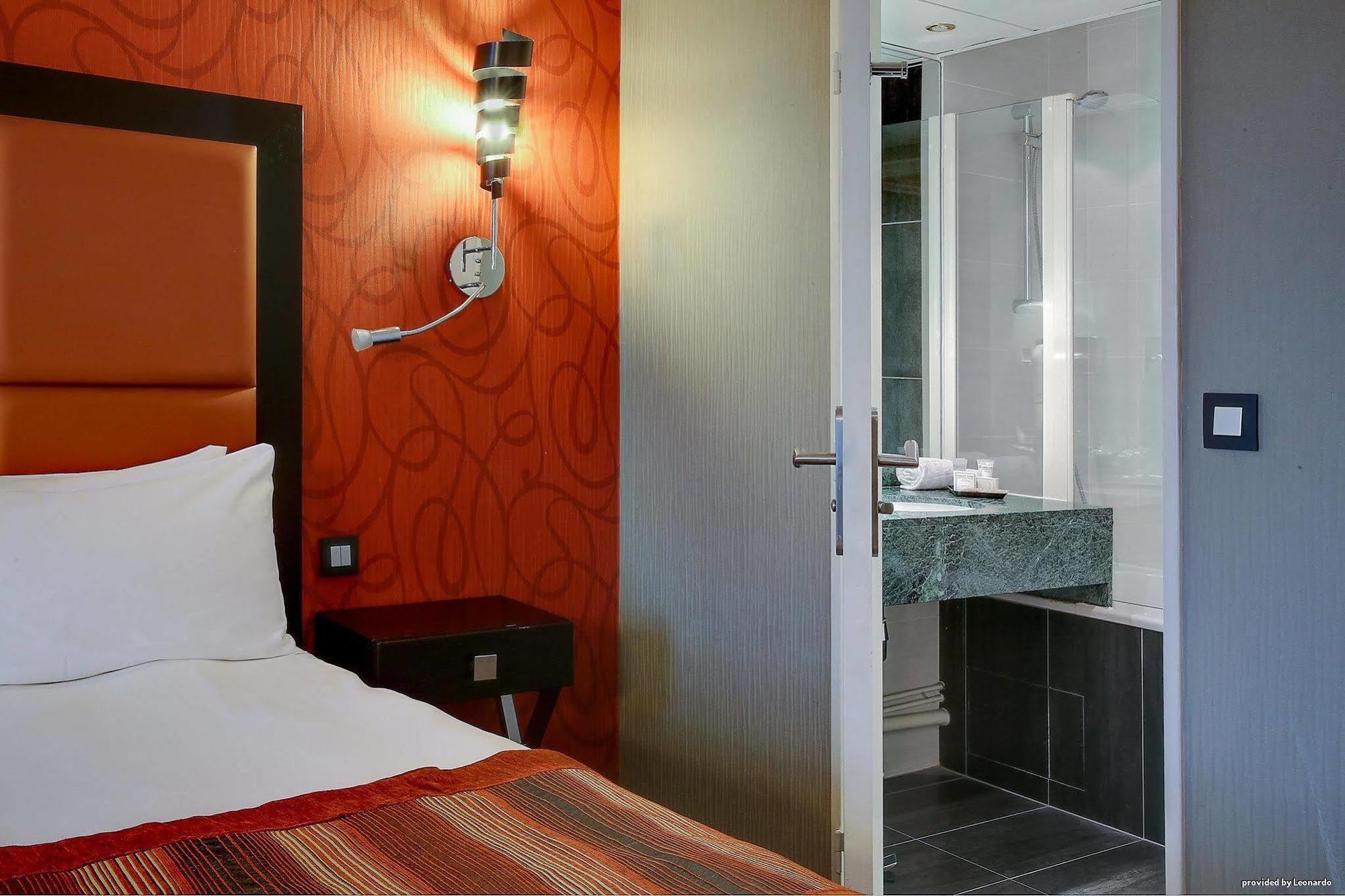 Best Western Plus Opera Batignolles Paris Exterior photo
