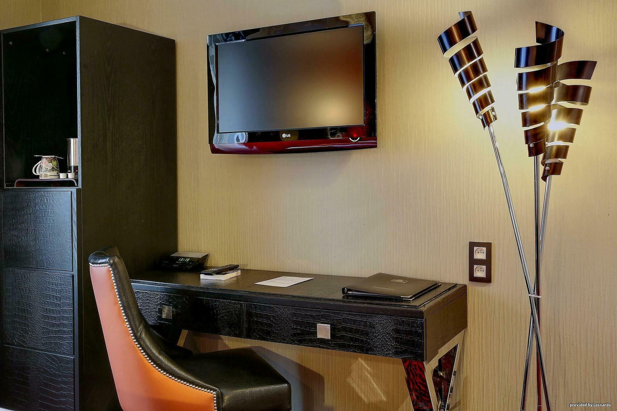 Best Western Plus Opera Batignolles Paris Exterior photo